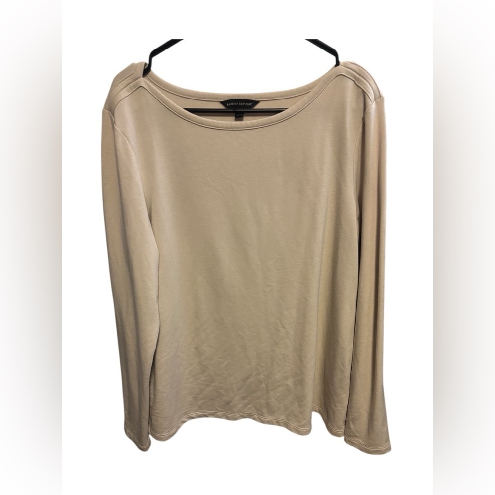 Cozy Banana Republic Beige Boatneck Long Sleeve Top w/ Embroidered Logo